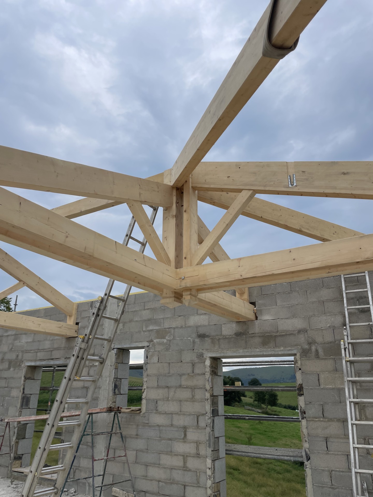 Charpente Côte basque, Charpente Iholdy, Charpente Pays basque, Construction ossature bois, Construction ossature bois Côte basque, Construction ossature bois Pays basque, Couverture Côte basque, Couverture Iholdy, Couverture Pays basque, Menuiserie Côte basque, Menuiserie Iholdy, Menuiserie Pays basque, Zinguerie Côte basque, Zinguerie Iholdy, Zinguerie Pays basque