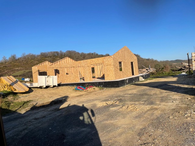 Charpente Côte basque, Charpente Iholdy, Charpente Pays basque, Construction ossature bois, Construction ossature bois Côte basque, Construction ossature bois Pays basque, Couverture Côte basque, Couverture Iholdy, Couverture Pays basque, Menuiserie Côte basque, Menuiserie Iholdy, Menuiserie Pays basque, Zinguerie Côte basque, Zinguerie Iholdy, Zinguerie Pays basque