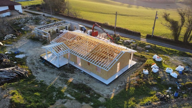 Charpente Côte basque, Charpente Iholdy, Charpente Pays basque, Construction ossature bois, Construction ossature bois Côte basque, Construction ossature bois Pays basque, Couverture Côte basque, Couverture Iholdy, Couverture Pays basque, Menuiserie Côte basque, Menuiserie Iholdy, Menuiserie Pays basque, Zinguerie Côte basque, Zinguerie Iholdy, Zinguerie Pays basque