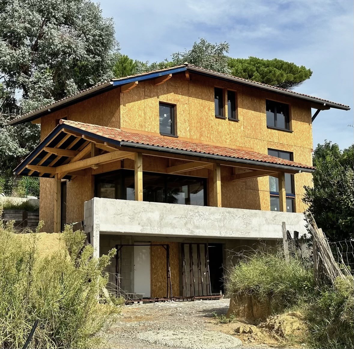 Charpente Côte basque, Charpente Iholdy, Charpente Pays basque, Construction ossature bois, Construction ossature bois Côte basque, Construction ossature bois Pays basque, Couverture Côte basque, Couverture Iholdy, Couverture Pays basque, Menuiserie Côte basque, Menuiserie Iholdy, Menuiserie Pays basque, Zinguerie Côte basque, Zinguerie Iholdy, Zinguerie Pays basque